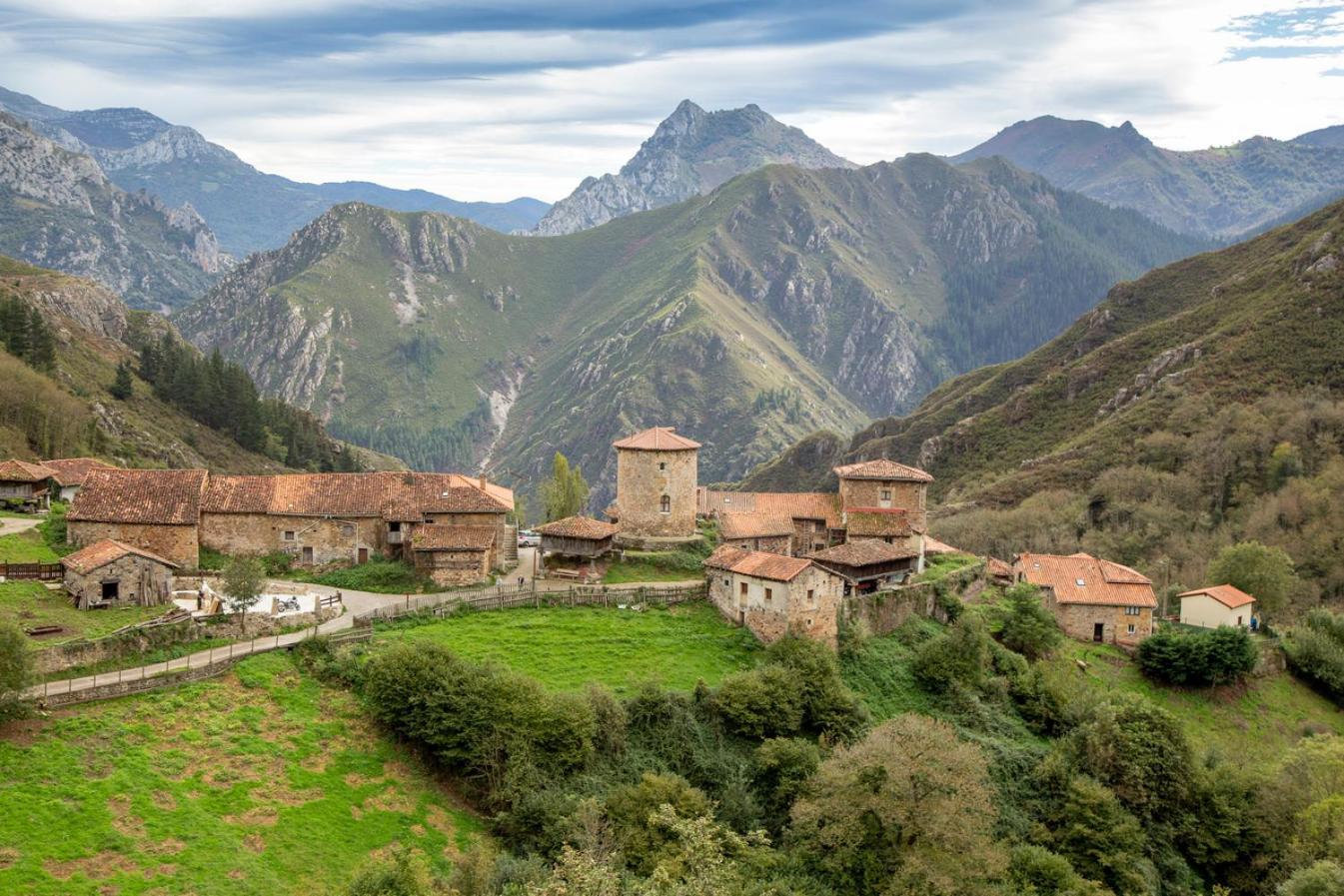 El Torreon - Las Casas Del Oso Proaza Bagian luar foto